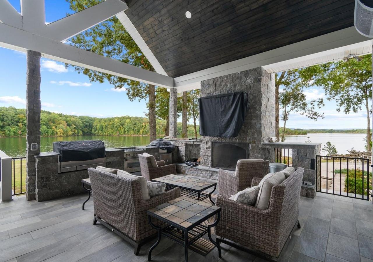Rare Find Best Lot With Dock And Views On Lake Winchester Luaran gambar