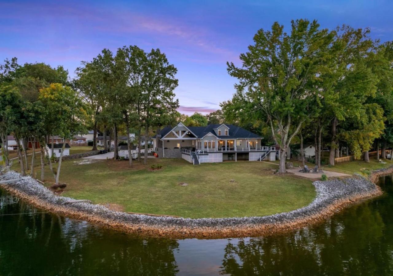 Rare Find Best Lot With Dock And Views On Lake Winchester Luaran gambar