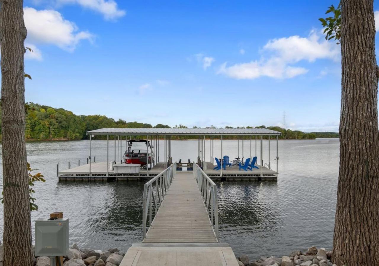 Rare Find Best Lot With Dock And Views On Lake Winchester Luaran gambar